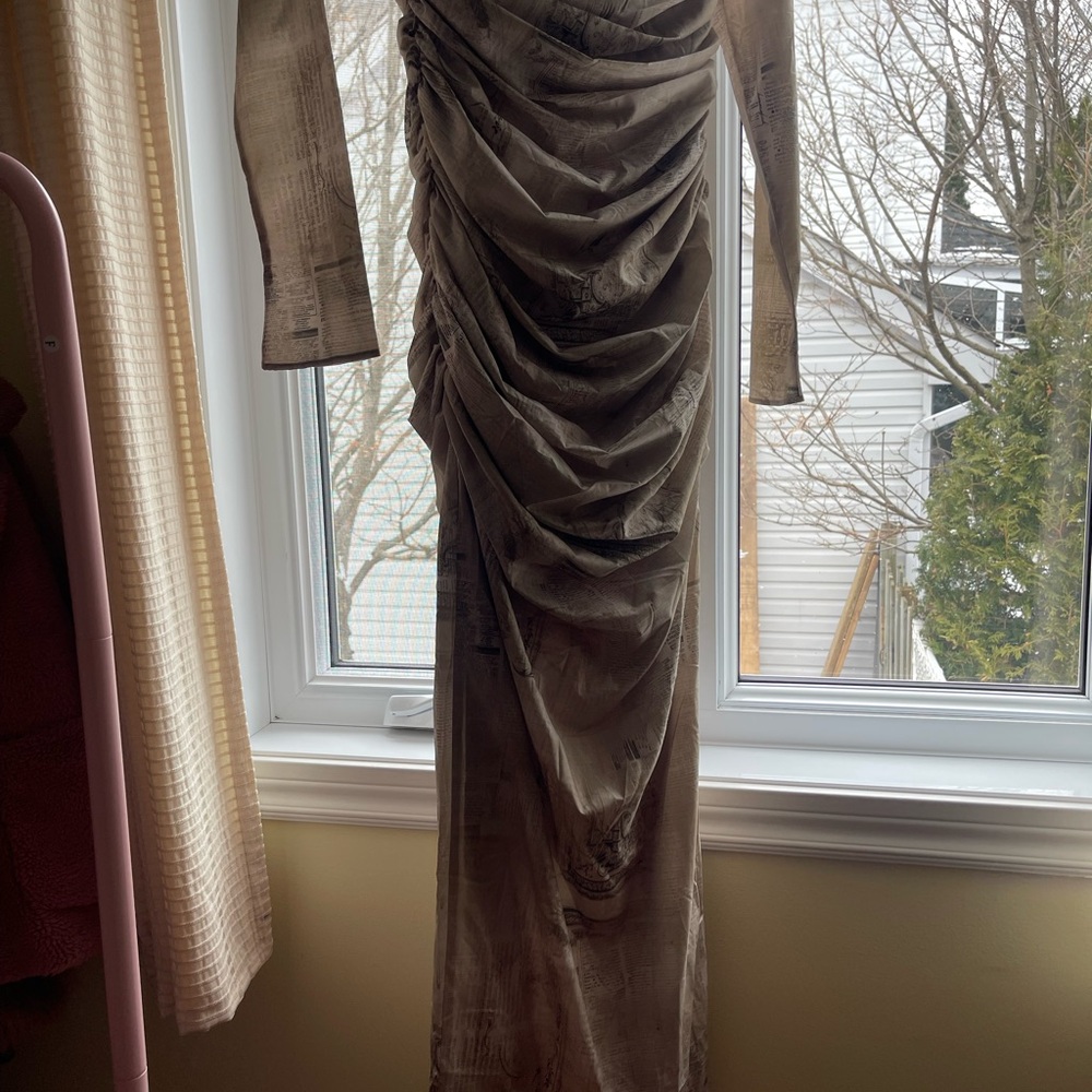 House of CB Lanetta - Pale Sage Print Maxi Dress - Picture 7 of 9